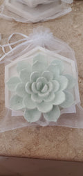 Flower clay oil diffuser